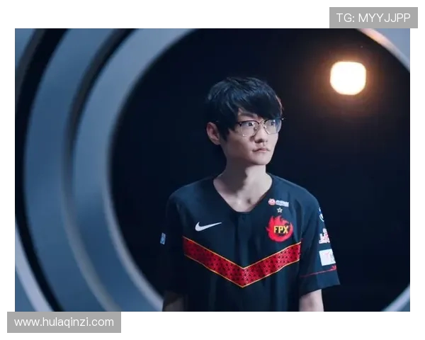 V5战队在世界大师赛中以72分稳居积分榜首位,展现强劲实力 V5战队在世界大师赛中以72分稳居积分榜首位,展现强劲实力