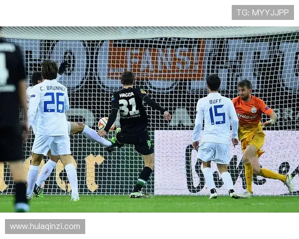 比勒费尔德主场迎战门兴格拉德巴赫期待精彩对决与激烈竞争